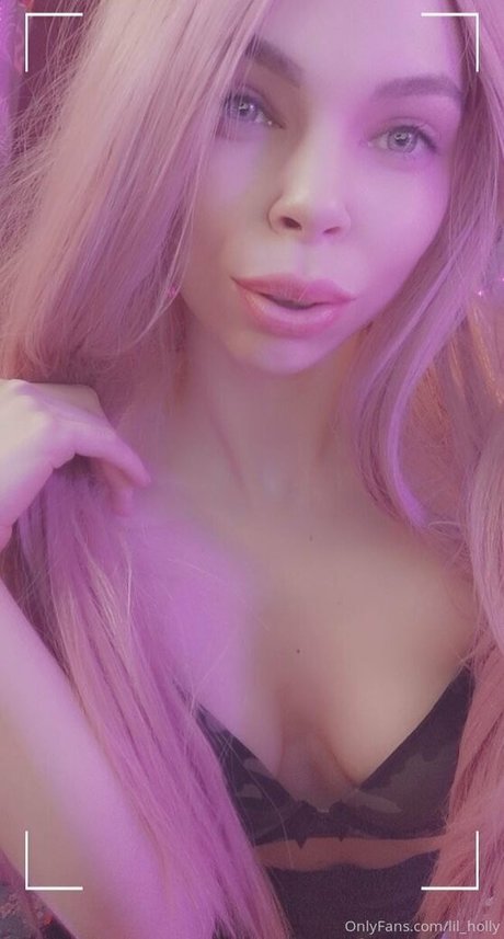 Naakte gelekte OnlyFans-foto van Lilholly