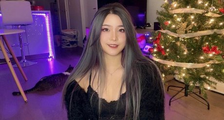 Naakte gelekte OnlyFans-foto van Lily275