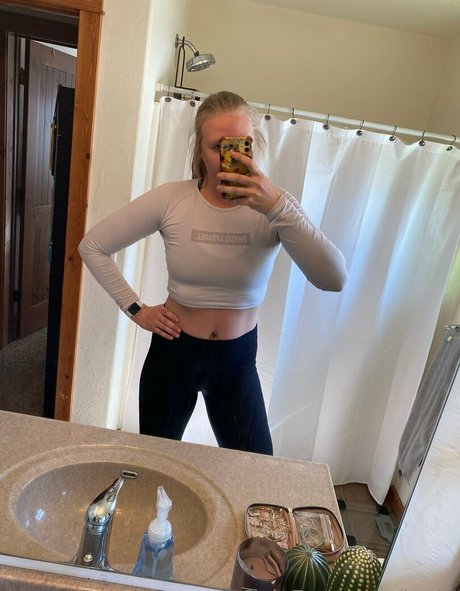 Naakte gelekte OnlyFans-foto van Itskt