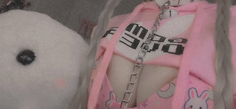 Naakte gelekte OnlyFans-foto van Kltt3y