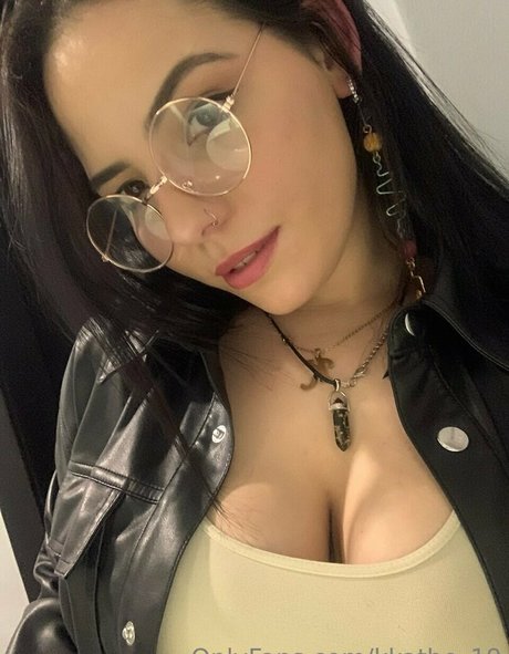 Naakte gelekte OnlyFans-foto van Kathelove21