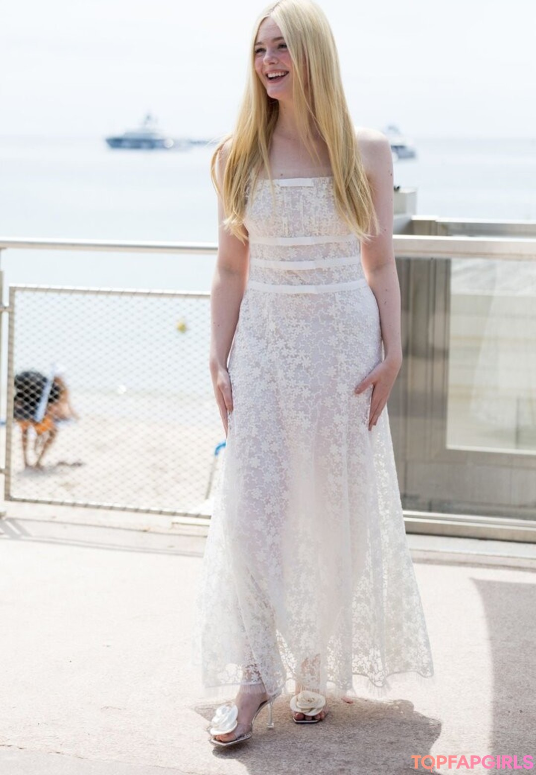 Naakte gelekte OnlyFans-foto van Elle Fanning #1025