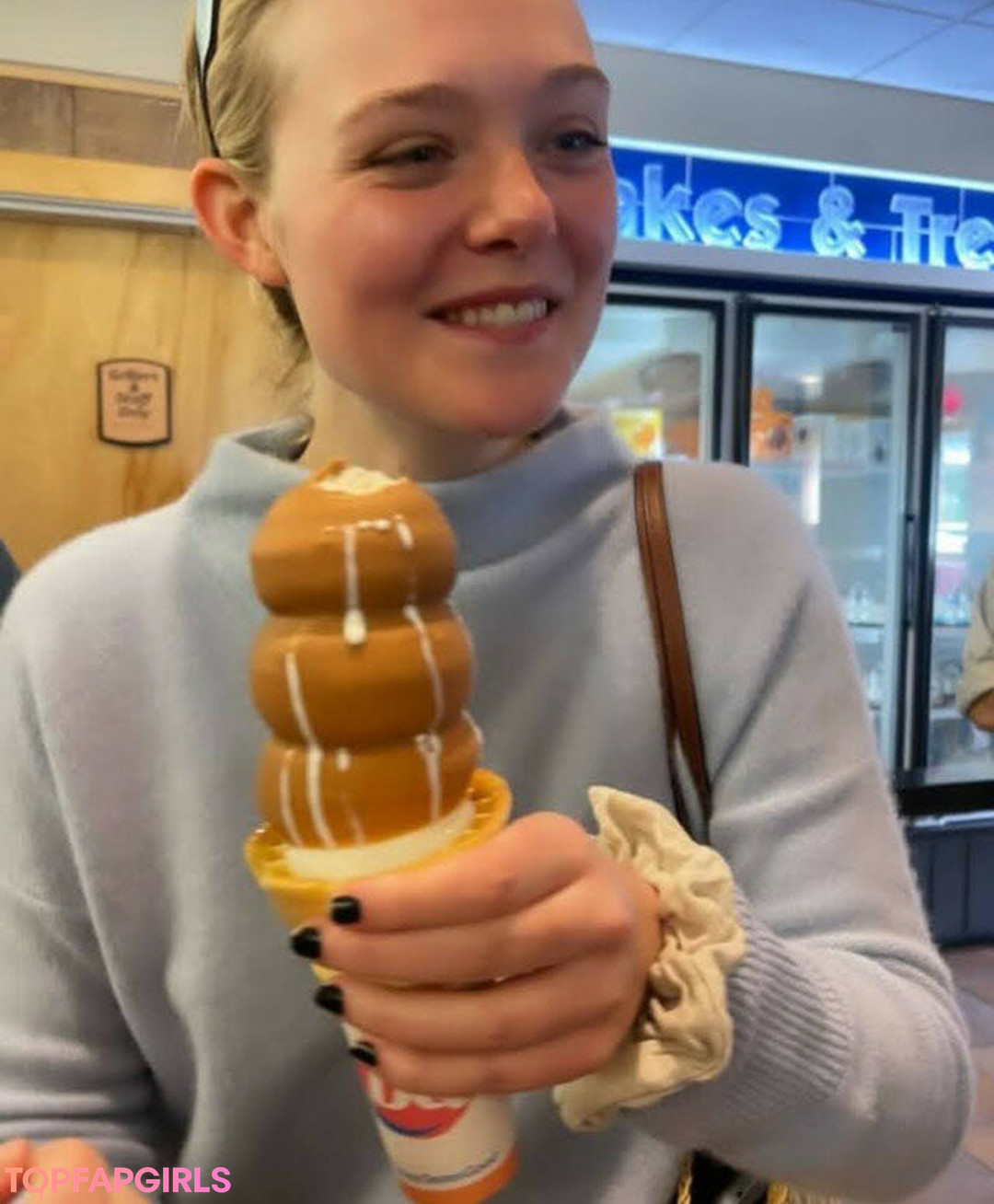 Naakte gelekte OnlyFans-foto van Elle Fanning #1080