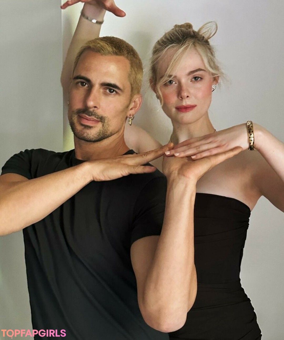 Naakte gelekte OnlyFans-foto van Elle Fanning #1151