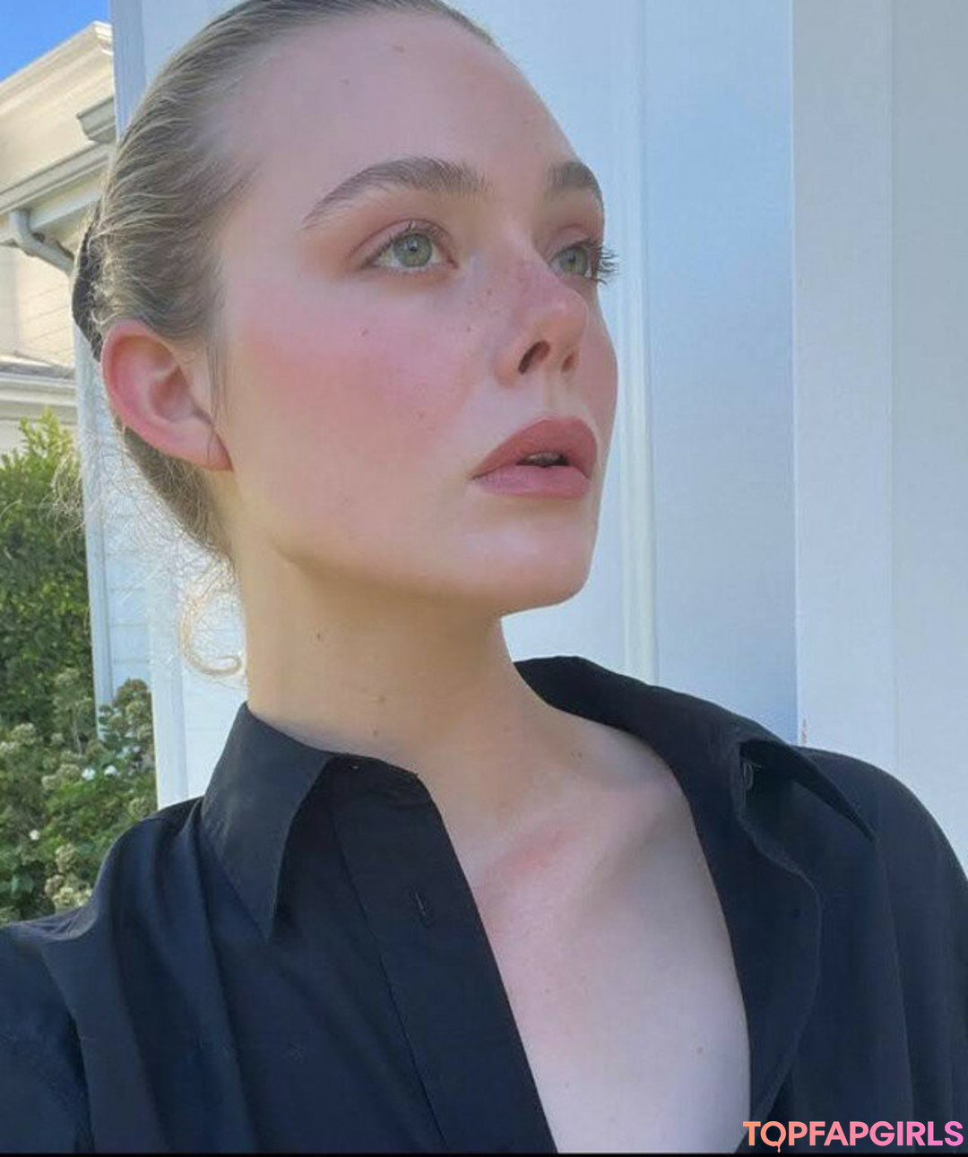 Naakte gelekte OnlyFans-foto van Elle Fanning #1184