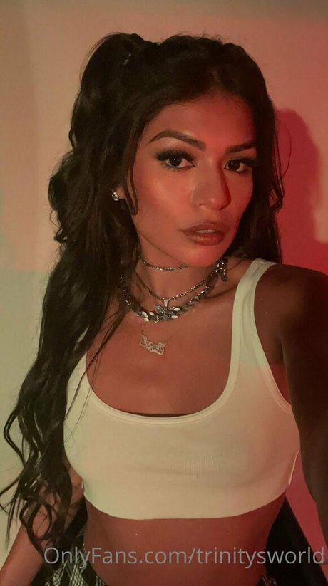 Naakte gelekte OnlyFans-foto van Beautywithtrinity