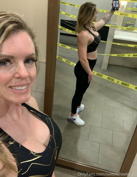 Naakte gelekte OnlyFans-foto van Sweet Vickie