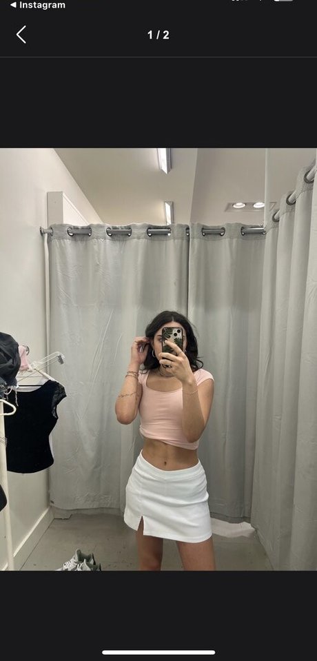 Naakte gelekte OnlyFans-foto van Nadia Amine