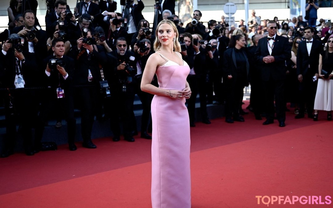 Naakte gelekte OnlyFans-foto van Scarlett Johansson #1099