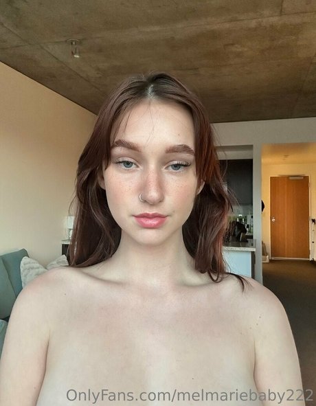 Naakte gelekte OnlyFans-foto van Melanie Marie