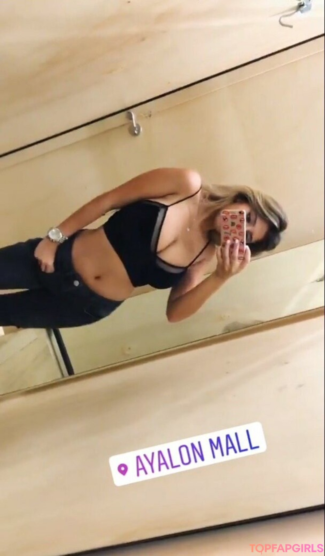 Naakte gelekte OnlyFans-foto van Coral Sharon #1189