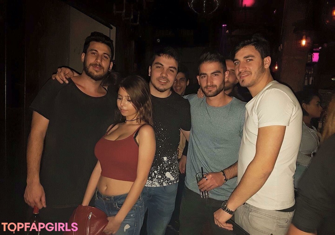 Naakte gelekte OnlyFans-foto van Coral Sharon #1541