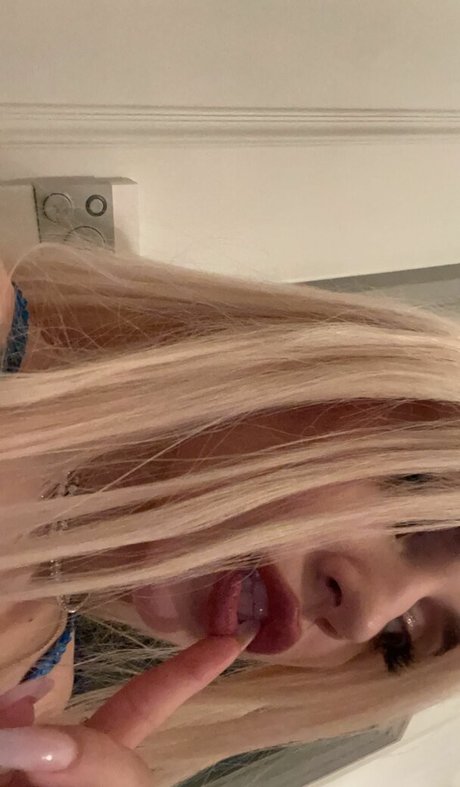 Ava Max