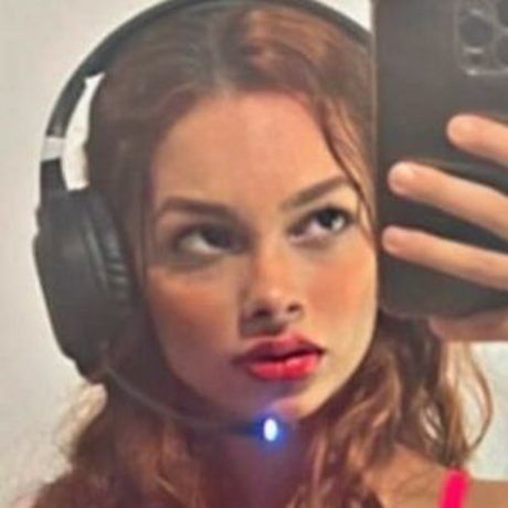 Naakte gelekte OnlyFans-foto van Lariza Goes
