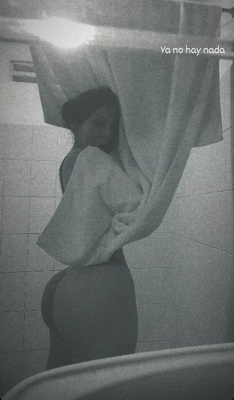 Naakte gelekte OnlyFans-foto van Merceuhia