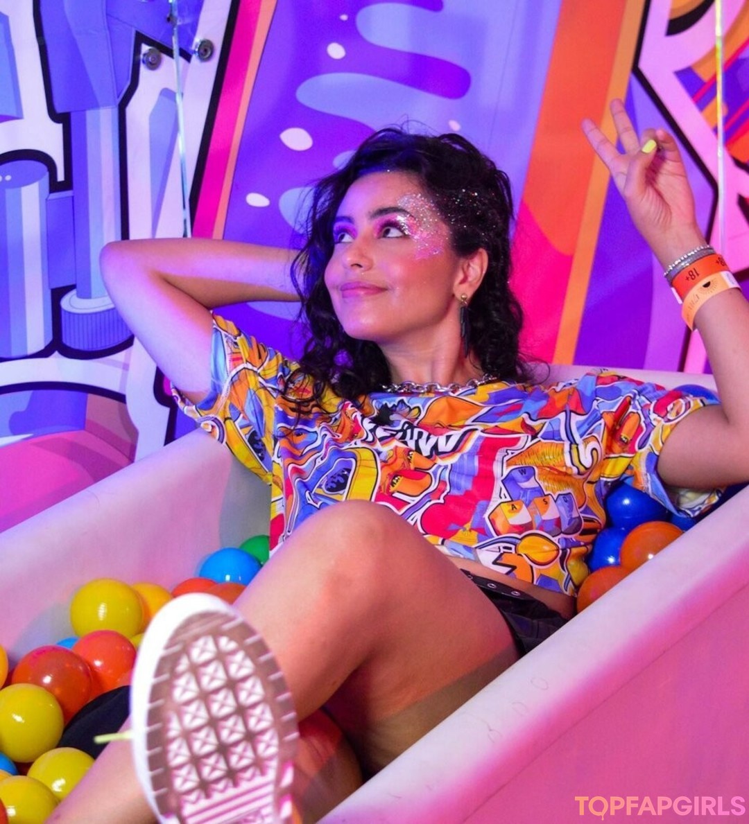 Naakte gelekte OnlyFans-foto van Yasmin Ali Yassine #17 Naakte gelekte OnlyFans-foto van Yasmin Ali Yassine #17