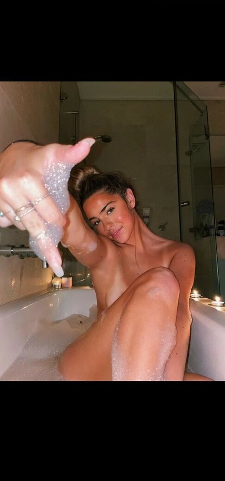 Naakte gelekte OnlyFans-foto van Alliyah