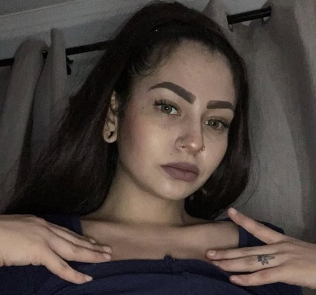Naakte gelekte OnlyFans-foto van Jovanajoestar