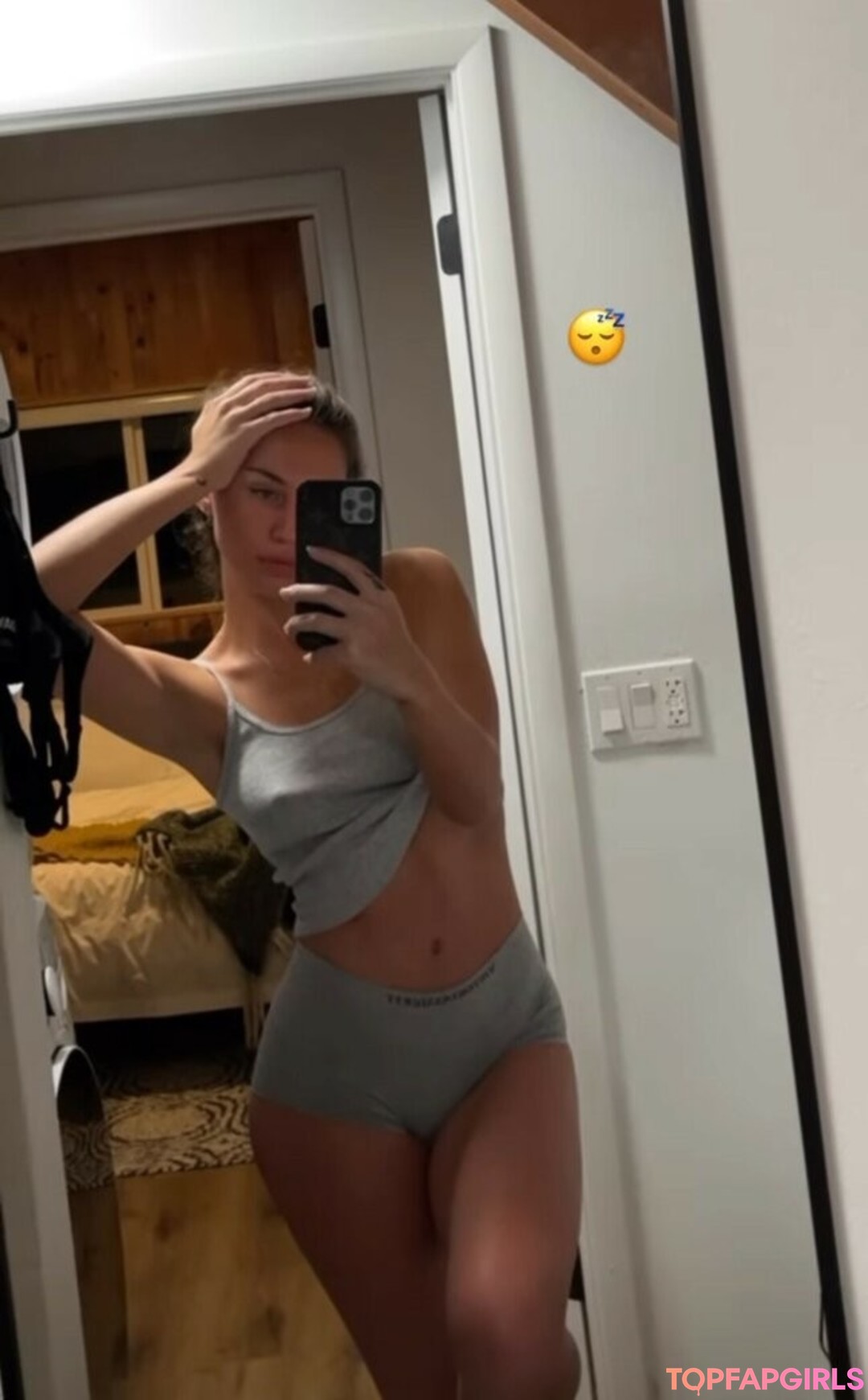 Naakte gelekte OnlyFans-foto van Brit Manuela #1129