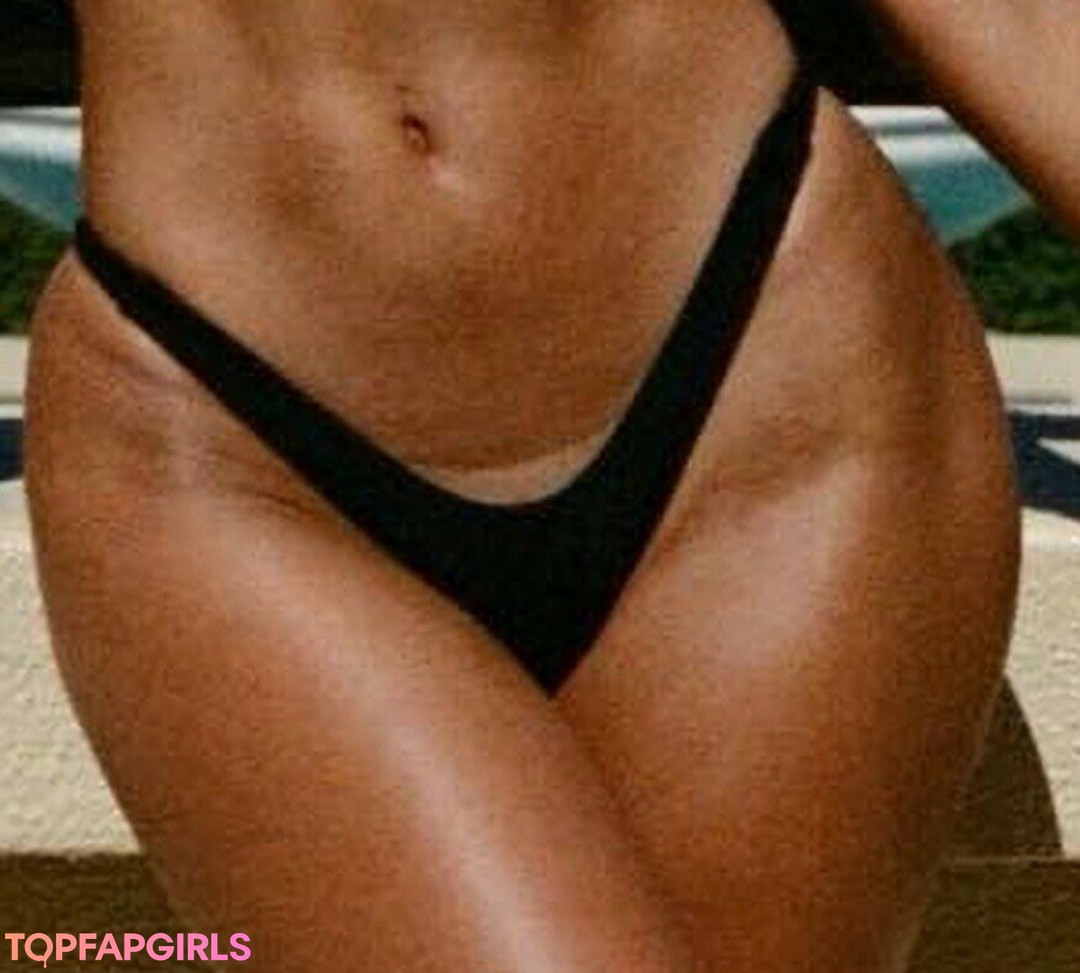 Naakte gelekte OnlyFans-foto van Brit Manuela #1206