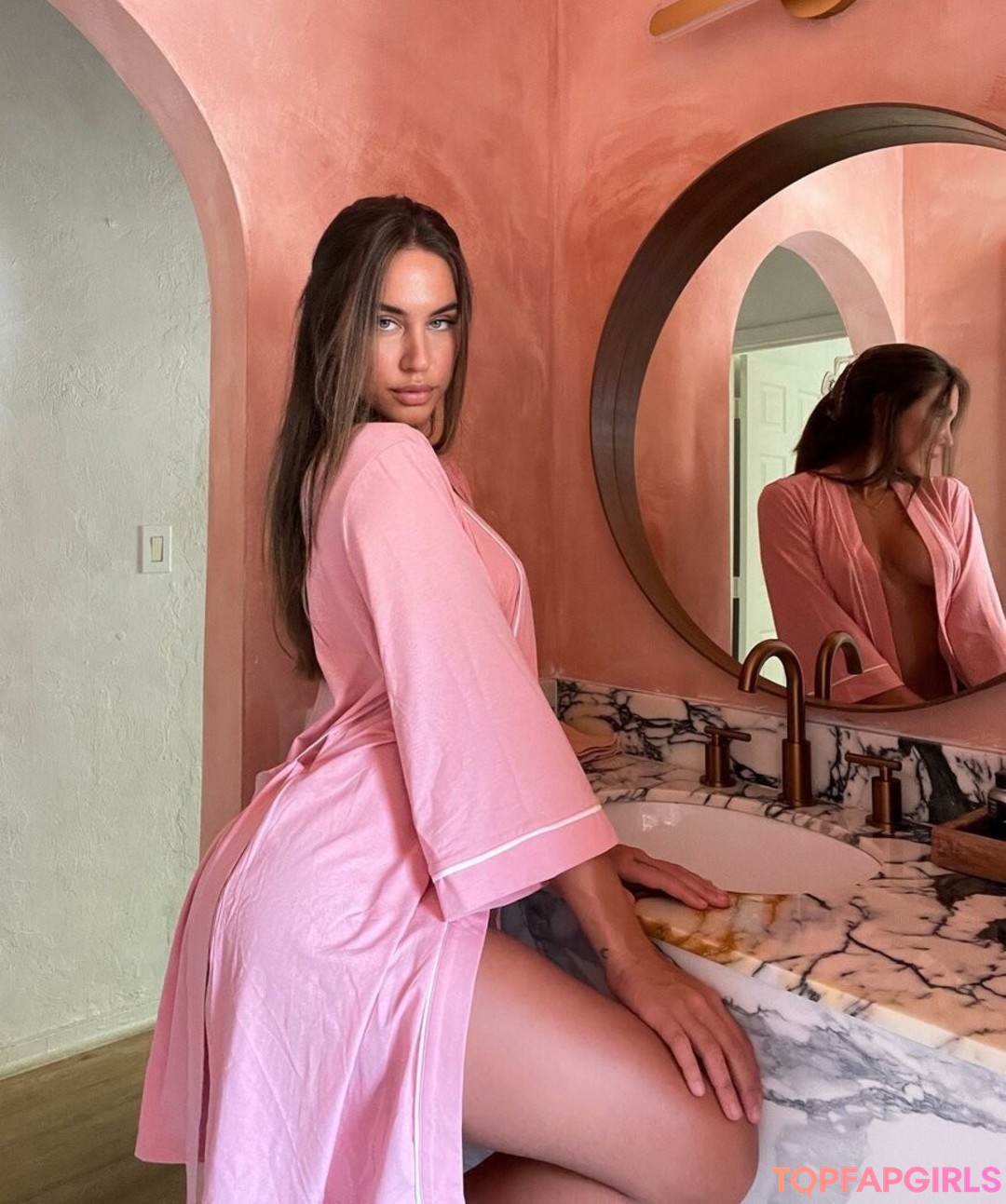 Naakte gelekte OnlyFans-foto van Brit Manuela #1610