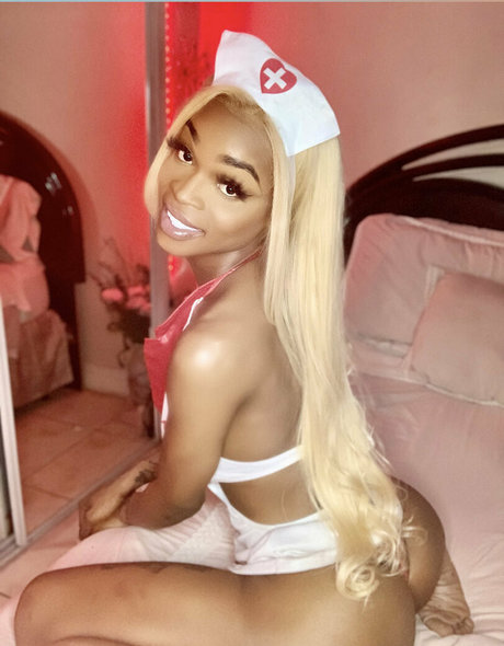 Naakte gelekte OnlyFans-foto van Samanthaporsha