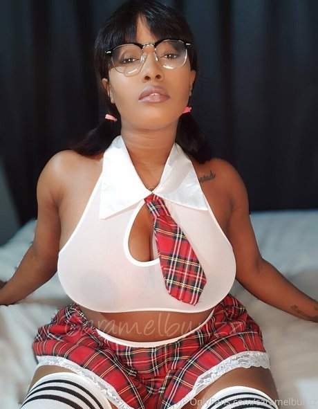 Naakte gelekte OnlyFans-foto van Ilovecaramel