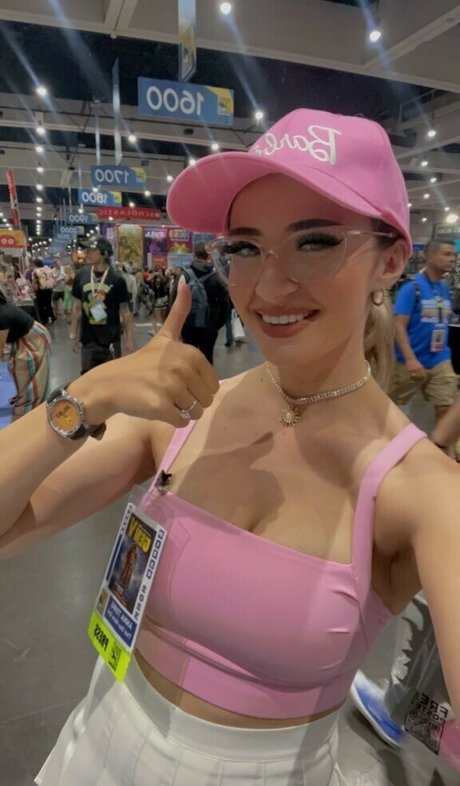 Naakte gelekte OnlyFans-foto van That Star Wars Girl