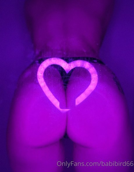 Naakte gelekte OnlyFans-foto van Babibird66