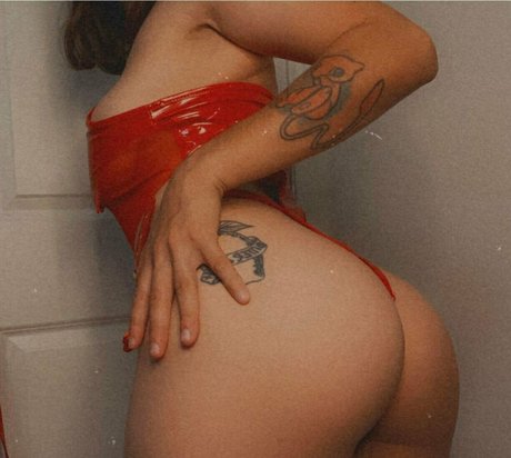 Naakte gelekte OnlyFans-foto van Babibird66