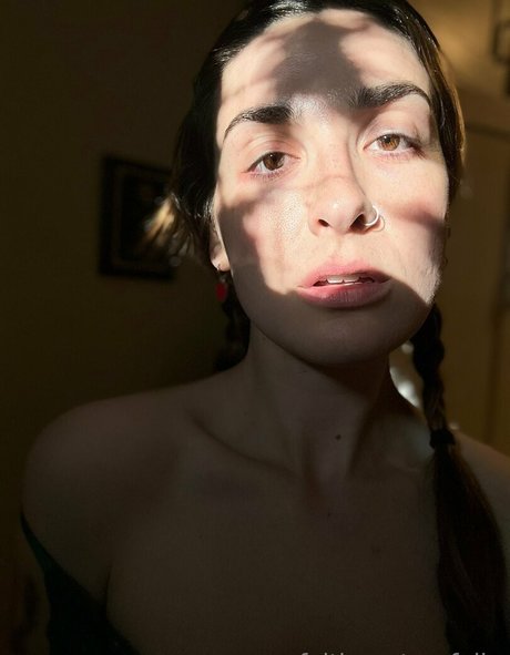 Naakte gelekte OnlyFans-foto van Havefaithinmebabe