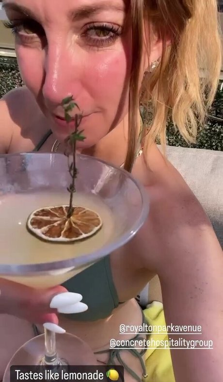 Naakte gelekte OnlyFans-foto van Jeana