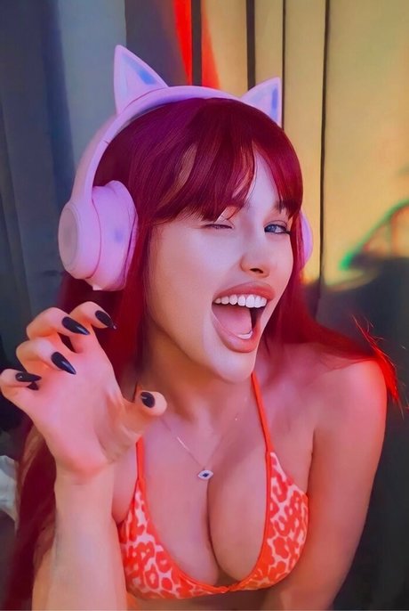 Naakte gelekte OnlyFans-foto van Kittytheasmrqueen