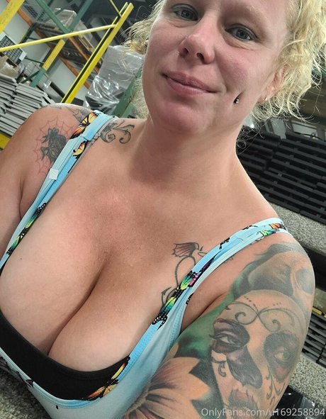 Bigbootymandyj1981