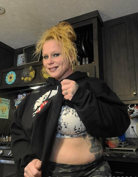 Bigbootymandyj1981