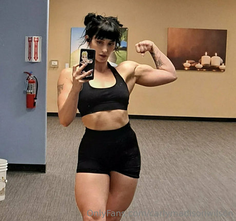 Naakte gelekte OnlyFans-foto van Carlymadisonwilson