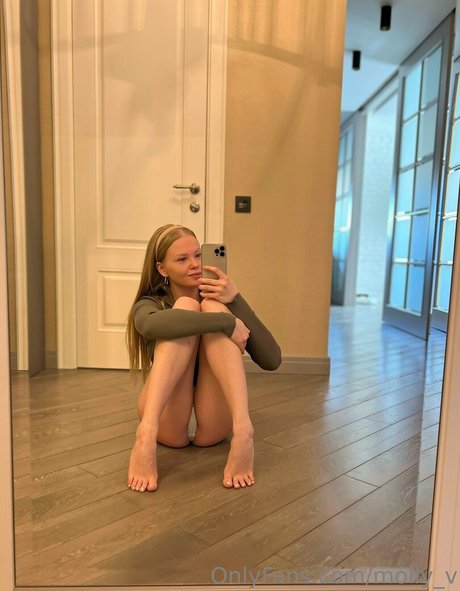 Naakte gelekte OnlyFans-foto van Mollyv