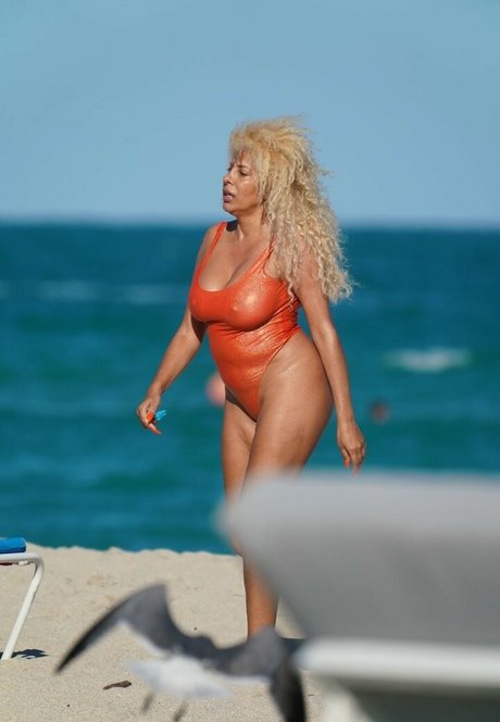 Naakte gelekte OnlyFans-foto van Afida Turner