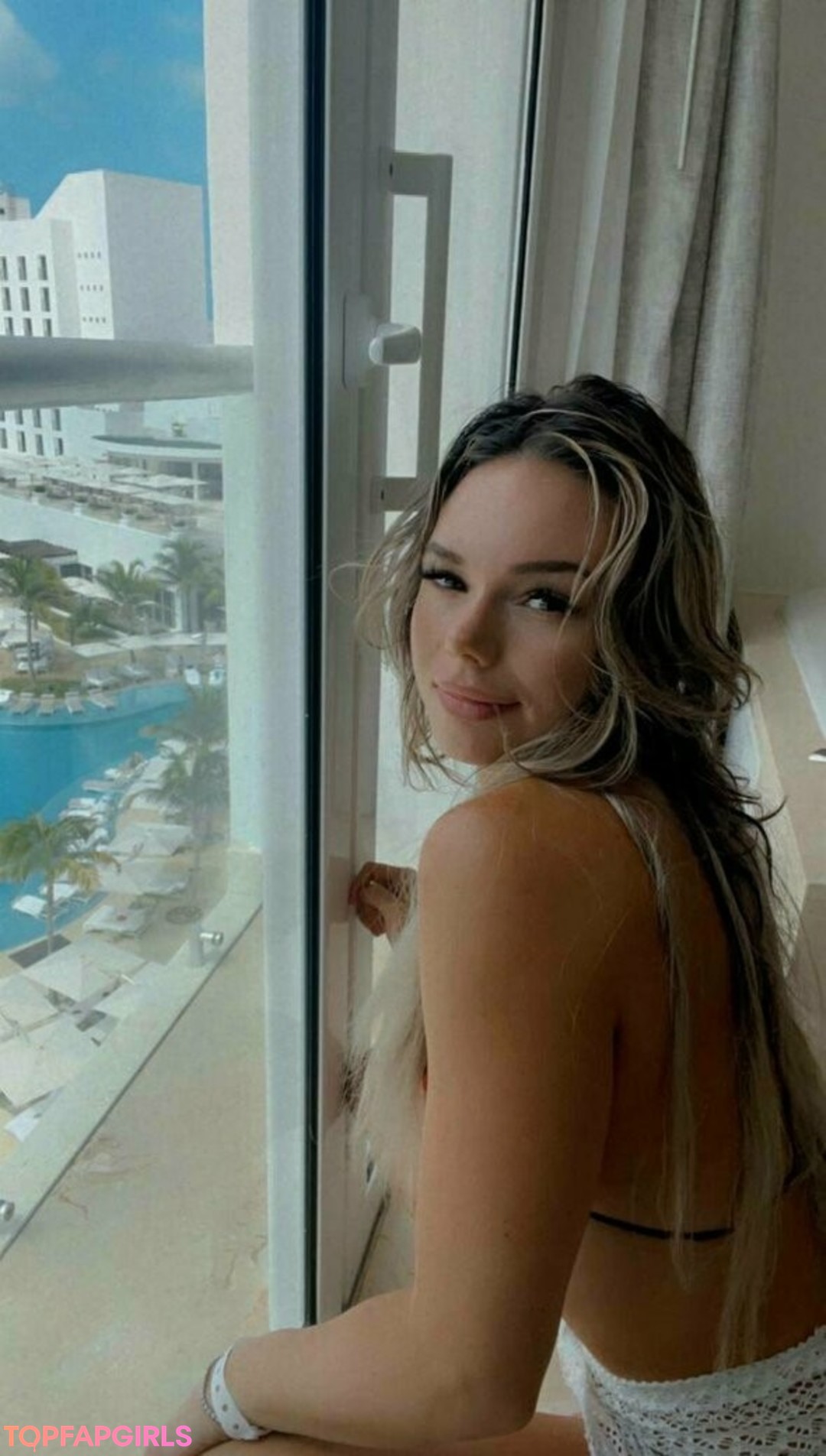 Naakte gelekte OnlyFans-foto van Xxxvanessaxxx #1097