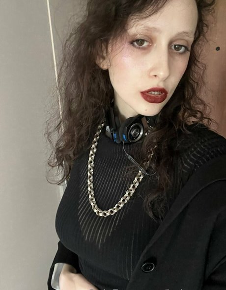 Naakte gelekte OnlyFans-foto van Helgaamor