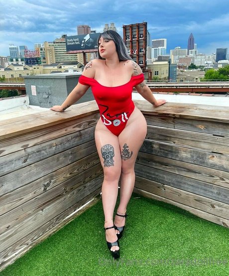 Naakte gelekte OnlyFans-foto van Zaradollfree