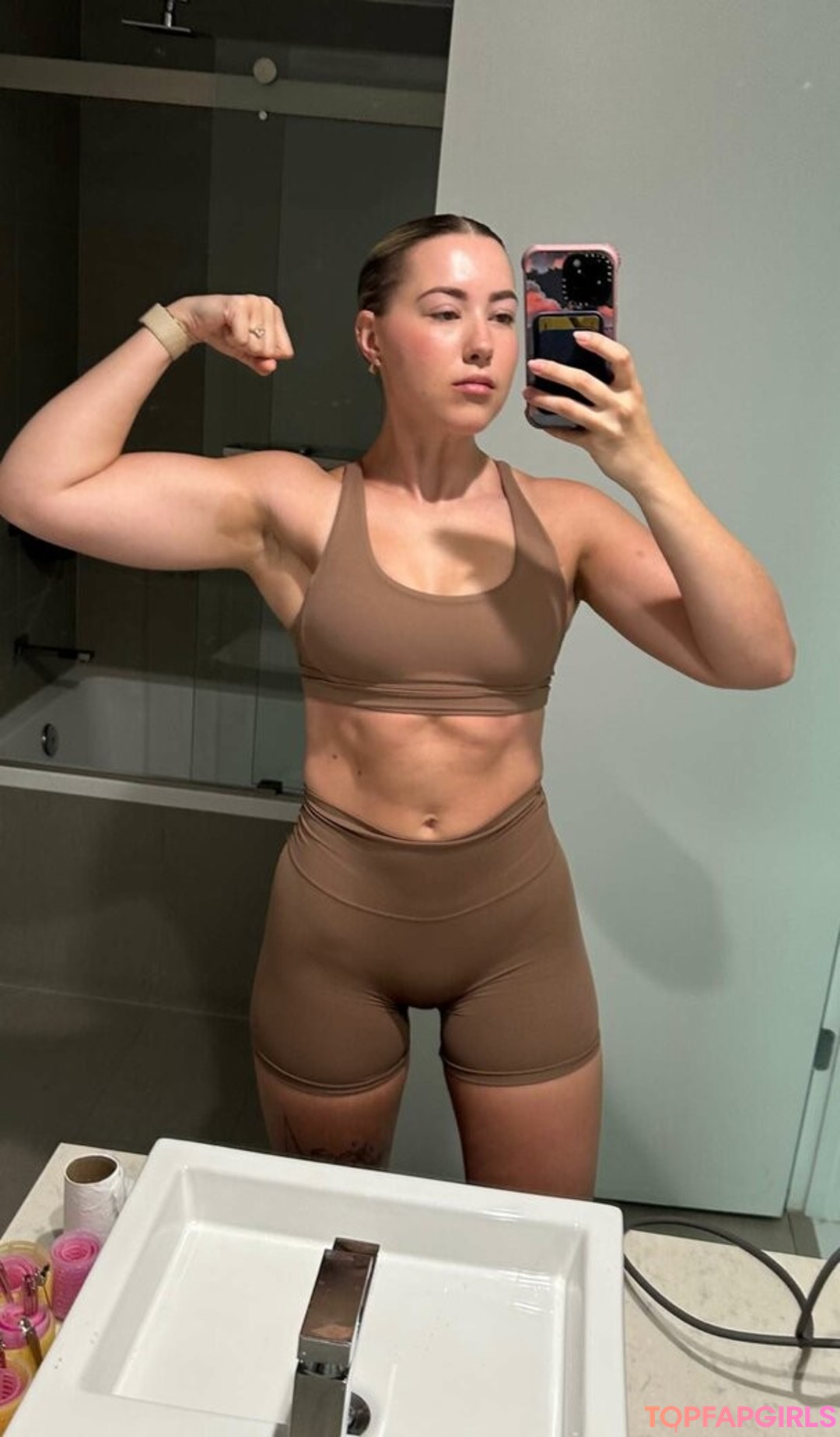 Naakte gelekte OnlyFans-foto van Pineapplebrat #1478
