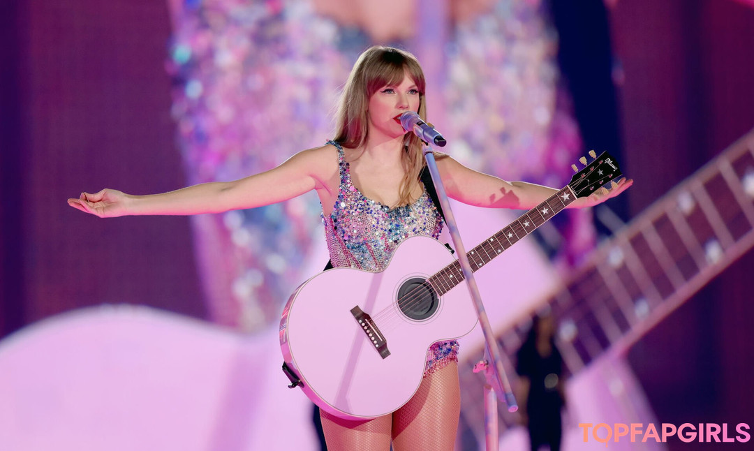 Naakte gelekte OnlyFans-foto van Taylor Swift #1092