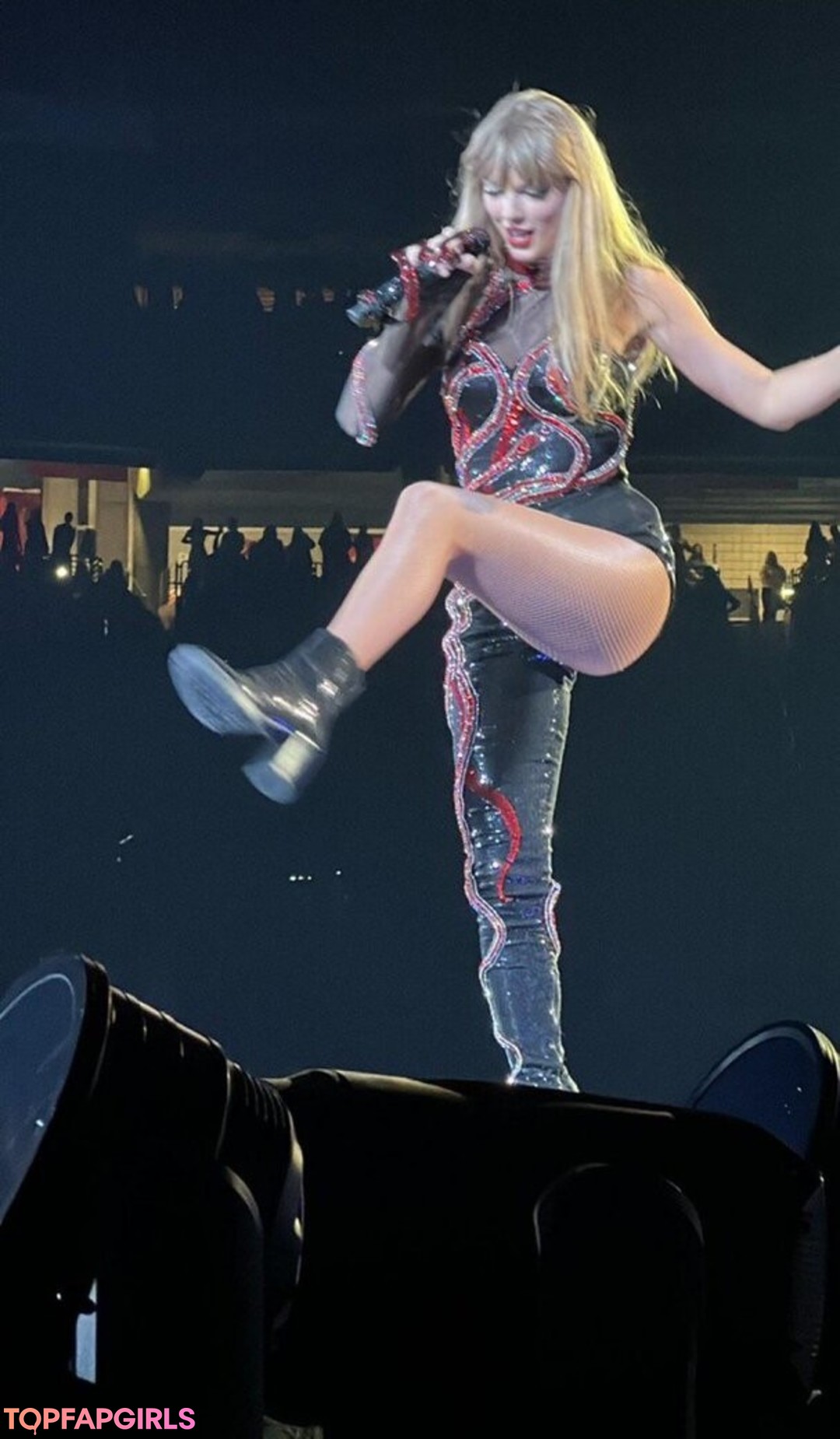 Naakte gelekte OnlyFans-foto van Taylor Swift #1122