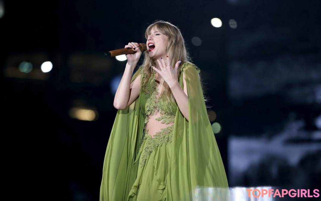 Naakte gelekte OnlyFans-foto van Taylor Swift #1709