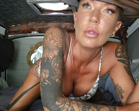 Naakte gelekte OnlyFans-foto van Gypsyundersupervised1