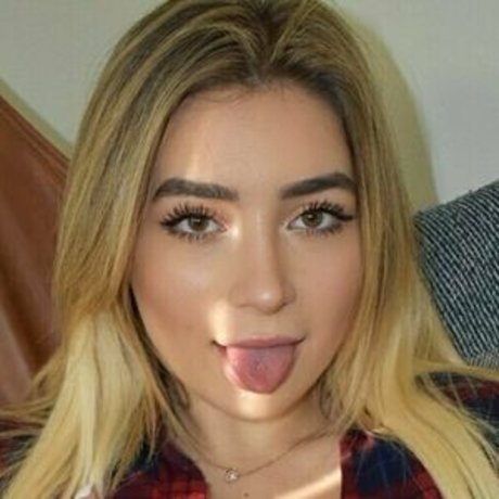 Naakte gelekte OnlyFans-foto van Faithlianne