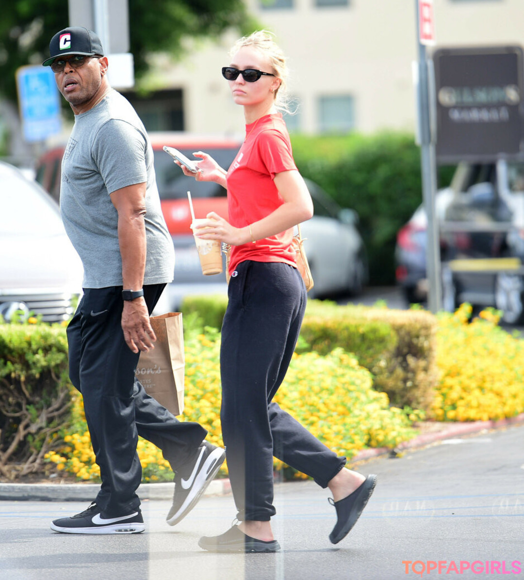 Naakte gelekte OnlyFans-foto van Lilyrose Depp #355 Naakte gelekte OnlyFans-foto van Lilyrose Depp #355