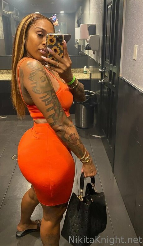 Naakte gelekte OnlyFans-foto van Iamnikitaknight