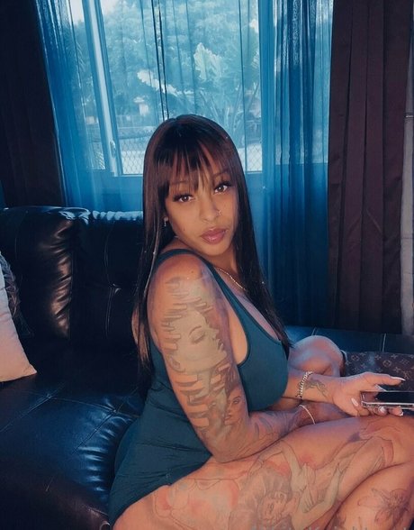 Naakte gelekte OnlyFans-foto van Iamnikitaknight